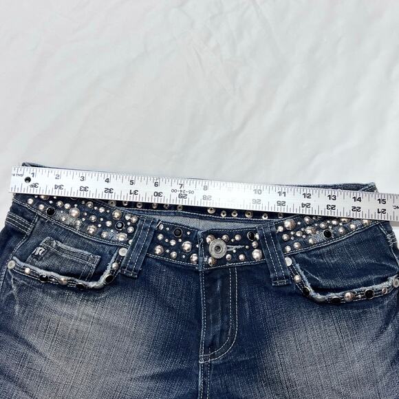 Miss Me Jean Shorts Women Size 27 Distressed Faded Washed Embroidered Studs Used - Picture 5 of 9